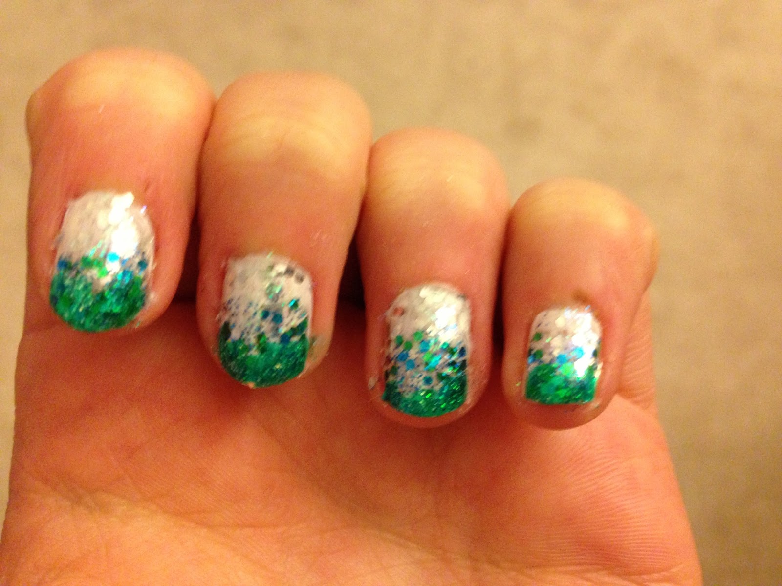 Green Ombre Nail Art with Glitter - wide 3